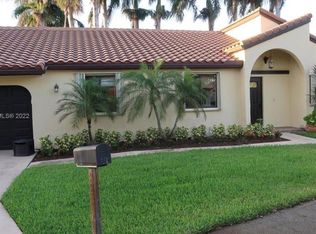 2925 Azalea Dr, Hollywood, FL 33026