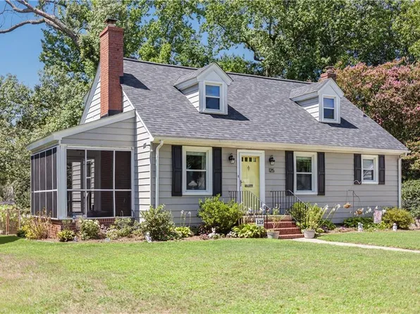 125 Wythe Crescent Dr, Hampton, VA 23661
