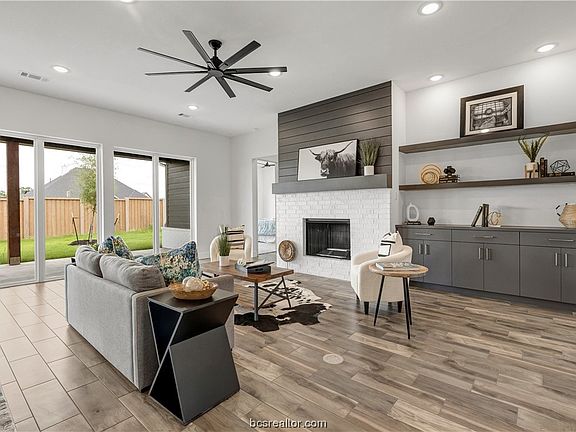 5th image of 4821 White Ash Ct