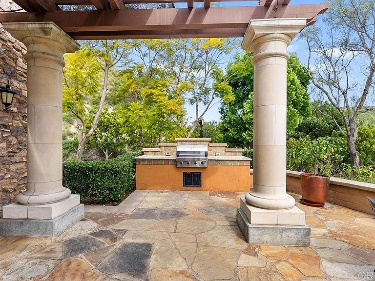2712 Villas Way — Photo 42