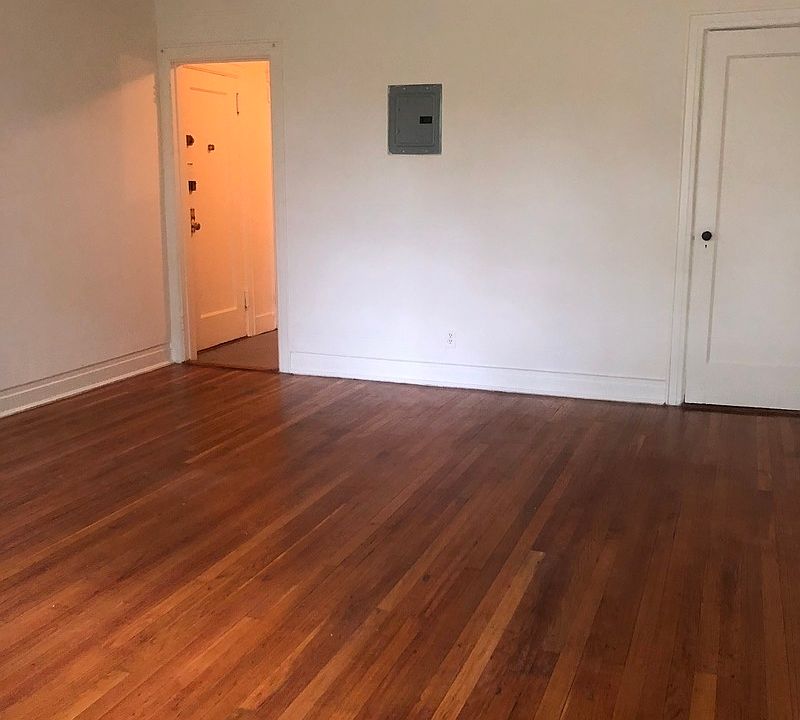 2nd image of 144 Henry St APT 8