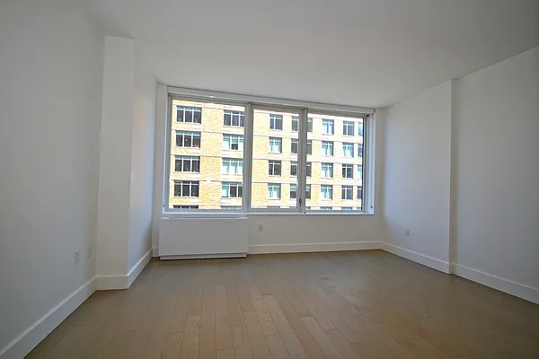 Rented by Red Apple Group | media 43