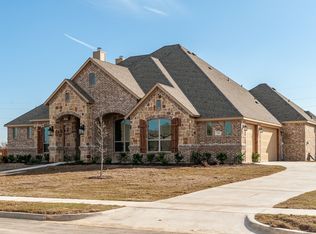 176 Sapphire Ln, Waxahachie, TX 75165