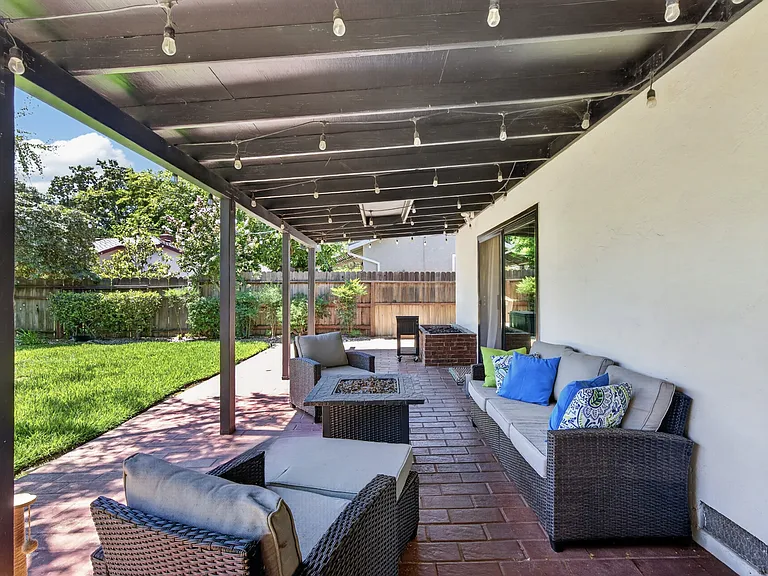 1106 Lake Home Dr — Photo 29