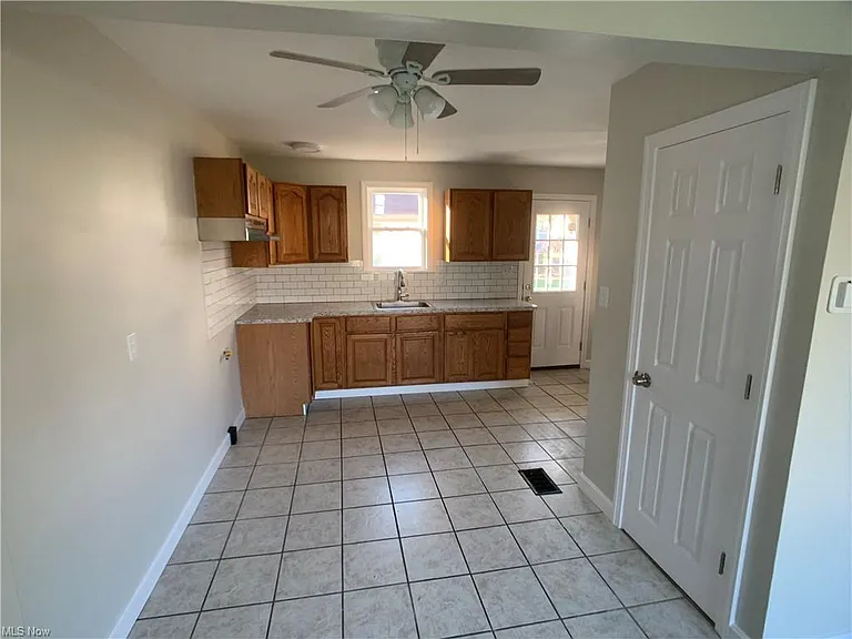 268 N Roanoke Ave — Photo 7