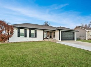 812 Apple Blossom St, Excelsior Springs, MO 64024