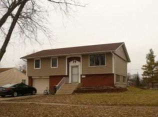 412 Arnold Ave, Streamwood, IL 60107