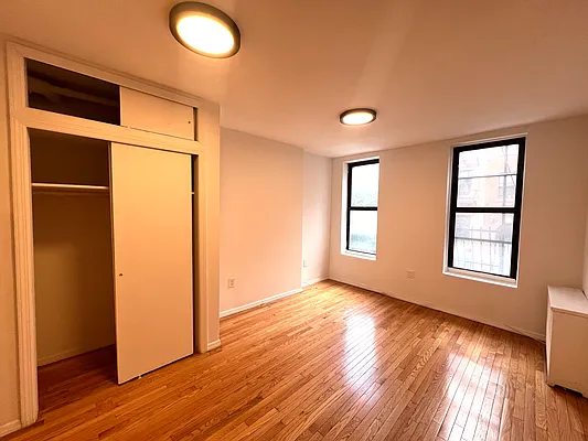 Rented by KNOCKKNOCK LLC | media 1