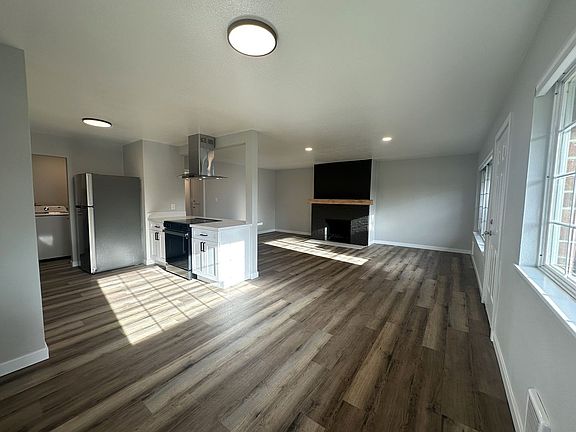4th image of 3531 Lombard Ave APT 1