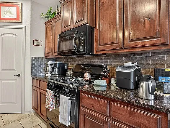 1606 San Francisco Ave — Photo 12