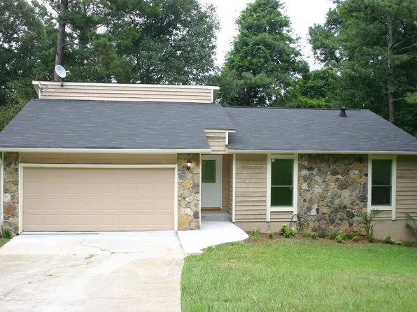 4972 Wycliffe Dr, Stone Mountain, GA 30087