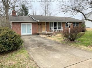 42 Oakwood Rd, Culloden, WV 25510