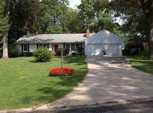 1916 Ridgeway Dr SE, Cedar Rapids, IA 52403