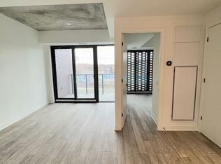 2625 Dundas St W #413, Toronto, ON M6P 0C5