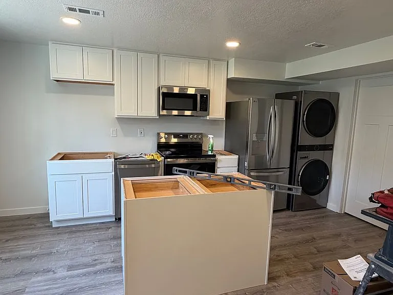 909 W Bullion St #B — Photo 6