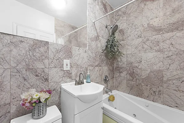 Rented by Outpost Brokerage LLC | media 9