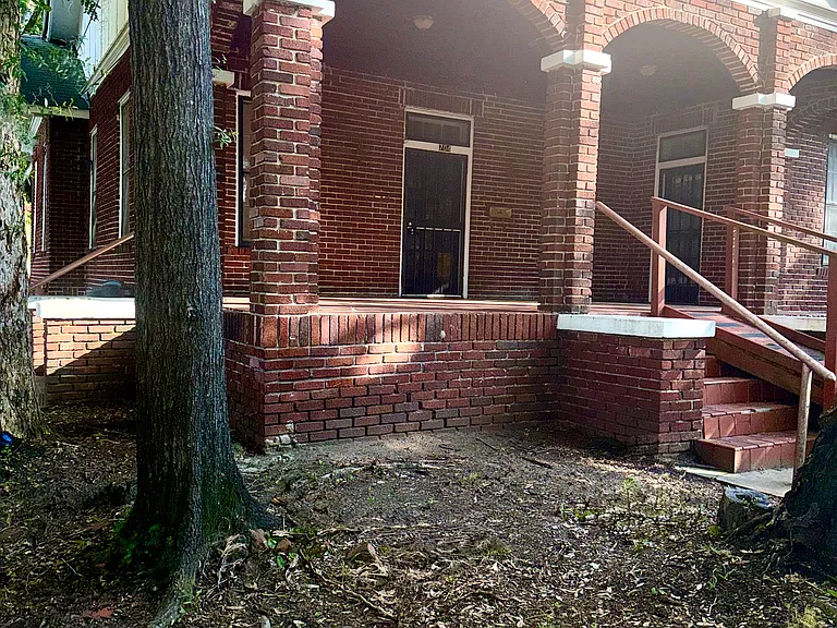 704 Selma Ave — Photo 2