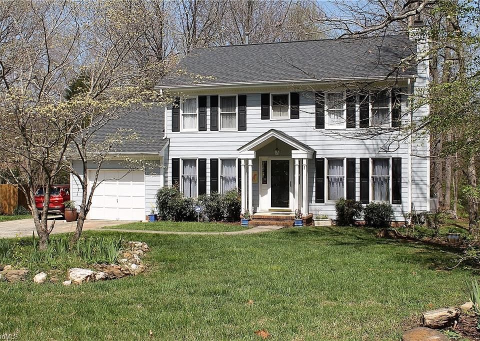 1st image of 138 Edinborough Dr