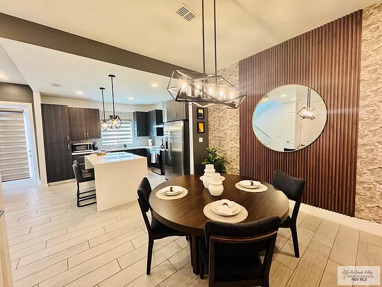 2011 Diamond Dr #A — Photo 5