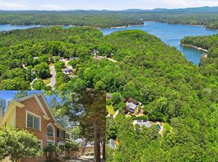 514 Lovinggood Ct, Woodstock, GA 30189