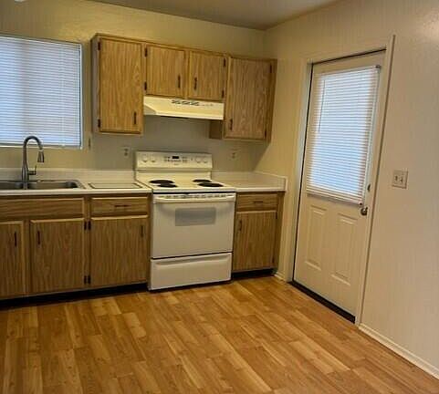 4th image of 330 S Alarcon St APT B