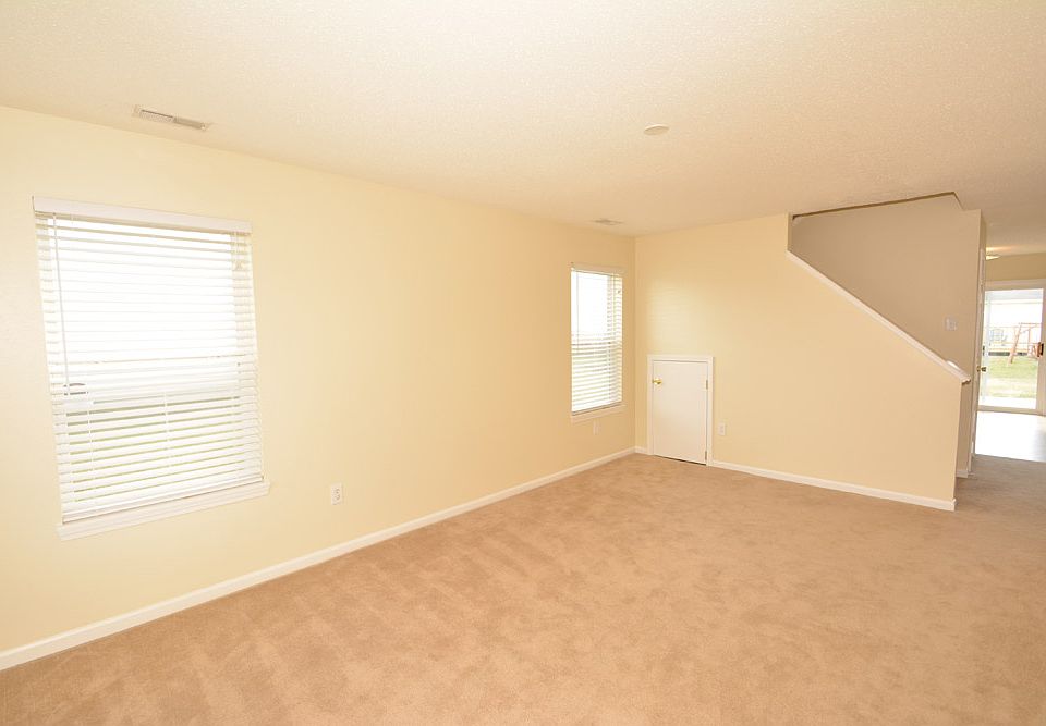 1st image of 679 Blue Meadow Dr