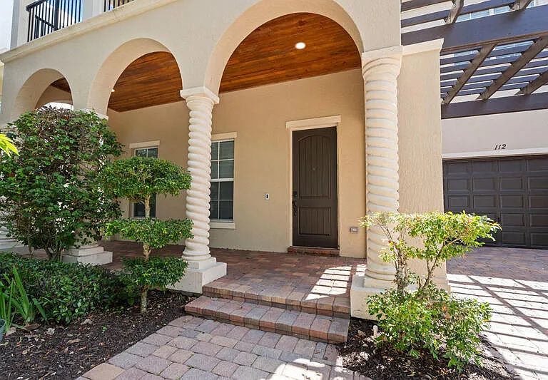 112 Tulip Tree Ct — Photo 2