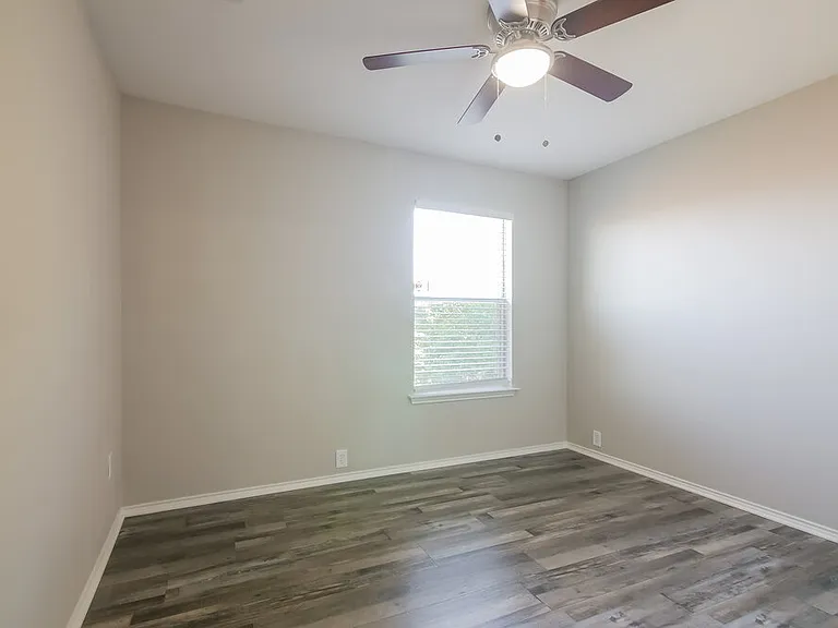 1006 Zachary Dr — Photo 15