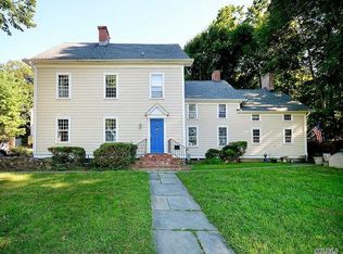 34 The Pl APT D, Glen Cove, NY 11542