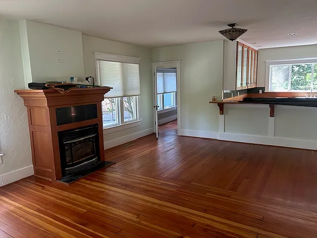 372 Iowa St — Photo 25