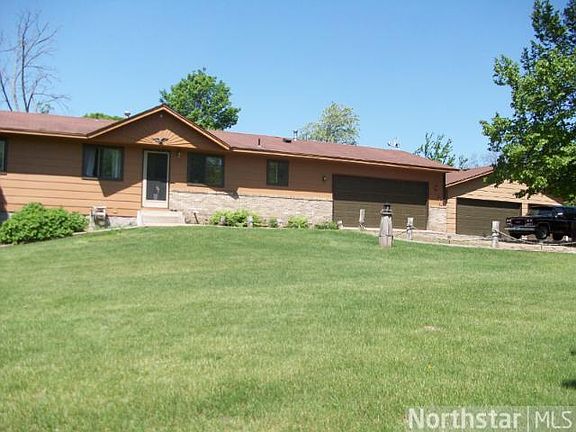 3rd image of 32574 Goldenrod St NW