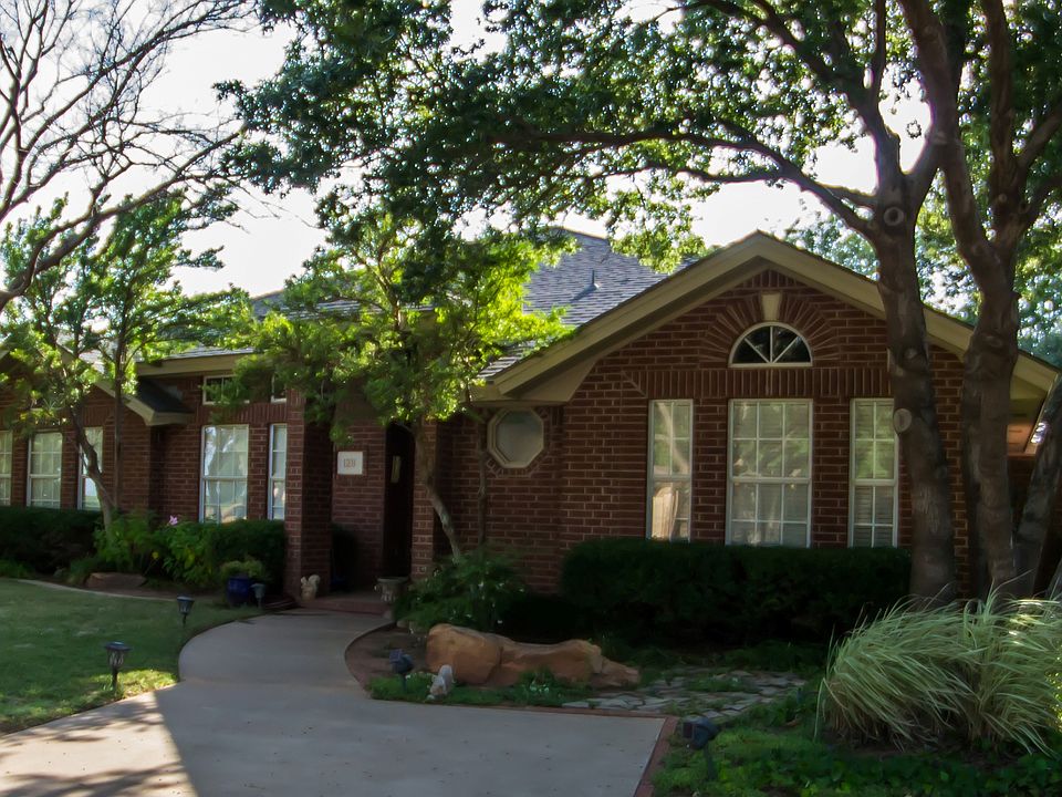 1st image of 128 Bowie Ln