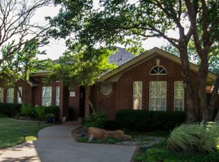 128 Bowie Ln, Levelland, TX 79336