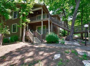 2089 Greenwood Pl SW, Huntsville, AL 35802