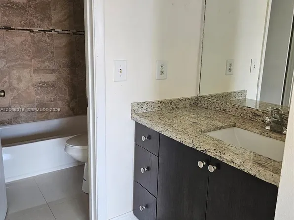6535 W 27th Ct APT 24-48, Hialeah, FL 33016