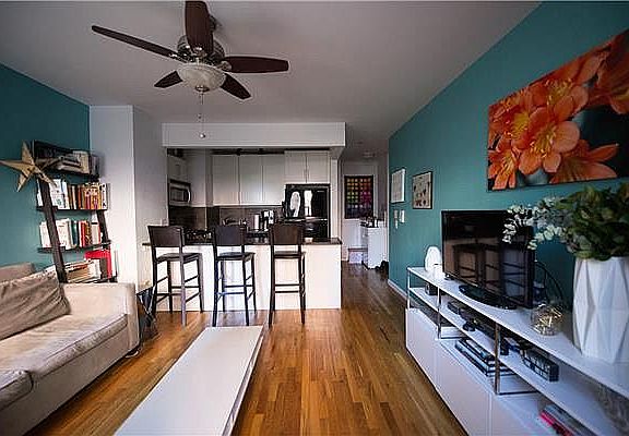 2nd image of 619 E 11th St APT 1B