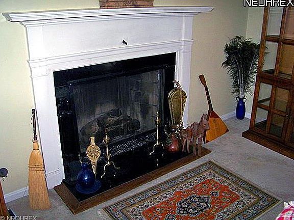 4th image of 38 E Carriage Dr #38