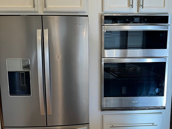 4th image of 3081 E Juanita Ave