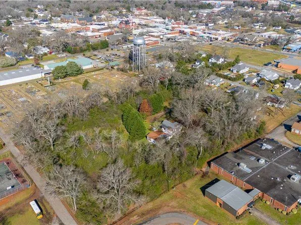 101 E Chambers St, Forsyth, GA 31029