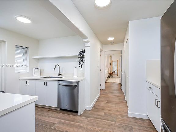 5th image of 217 Madeira Ave APT 3