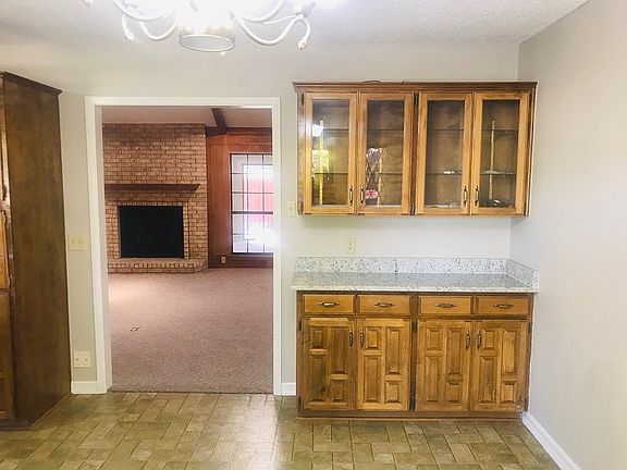 4th image of 3301 Shadyhill Dr