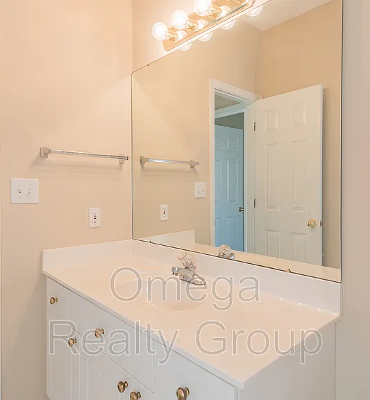 521 McGregor Ct — Photo 34