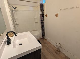 1208 NE Perry Ave, Peoria, IL 61603