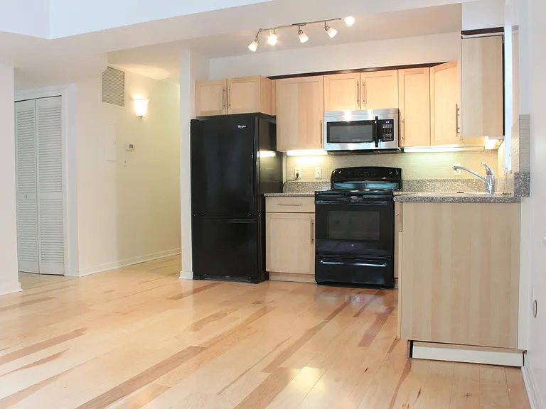2114 N St NW #16 — Photo 2
