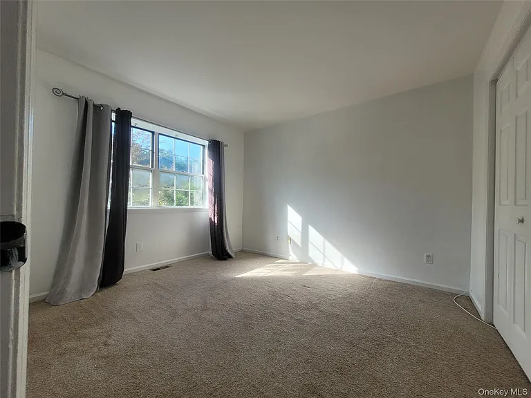 40 Brick Pond Rd — Photo 15