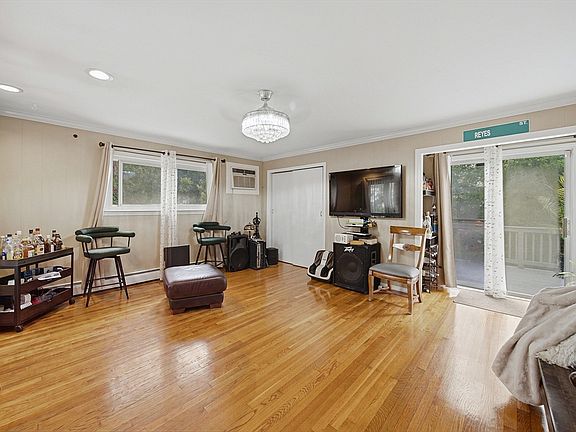 4th image of 120 Leroy Ave