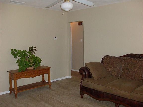 5th image of 211 Vista Dr