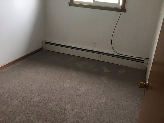 3rd image of 2025 Abbott Rd APT 4