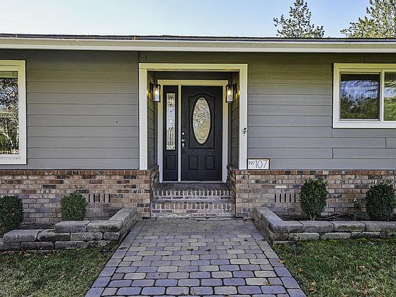 3rd image of 107 Laura Ln