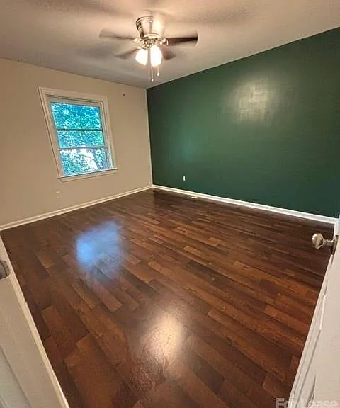 430 Queens Rd — Photo 17